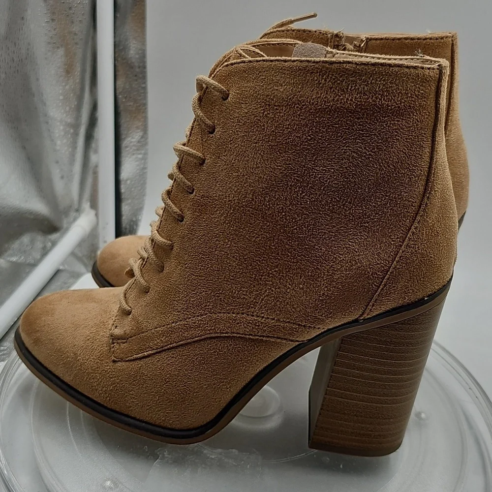 J Tan faux Suede Lace Up Boots with Sturdy Heel Sz 6 - Picture 7 of 11